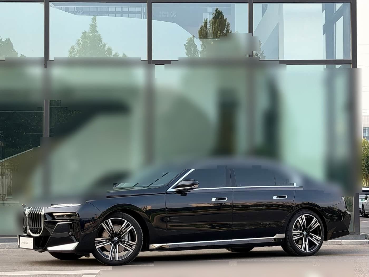 2023 BMW 7 Series front exterior