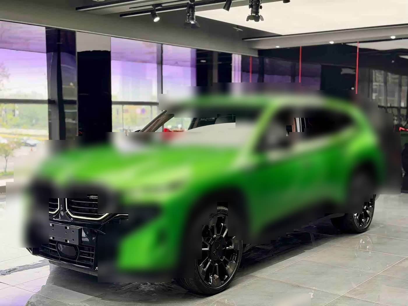 2023 BMW XM front exterior