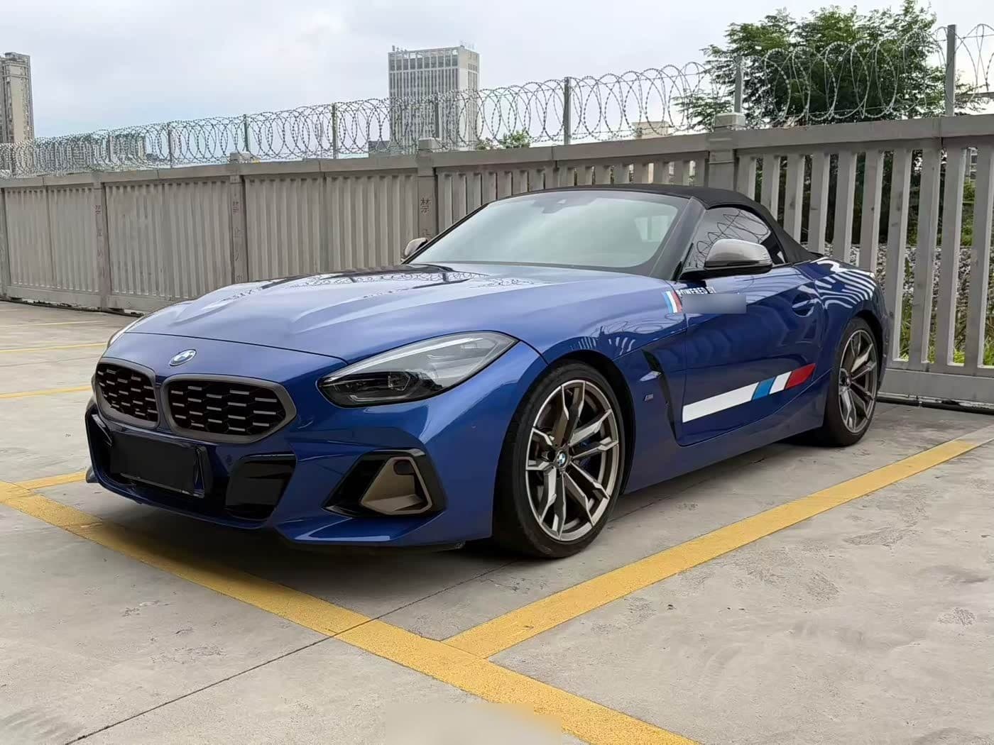 2023 BMW Z4 M40i front exterior