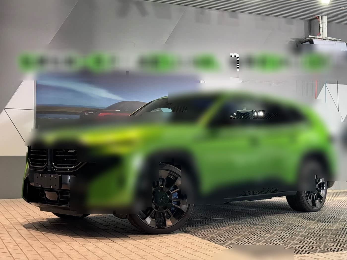 2023 BMW XM front exterior