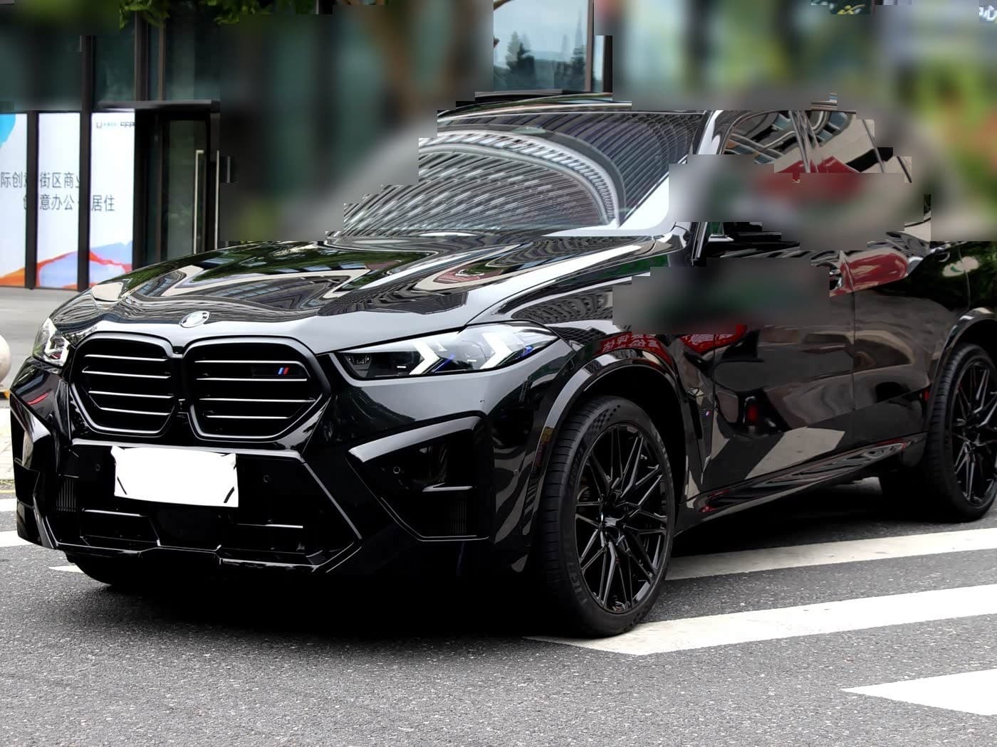 2023 BMW X5 M front exterior
