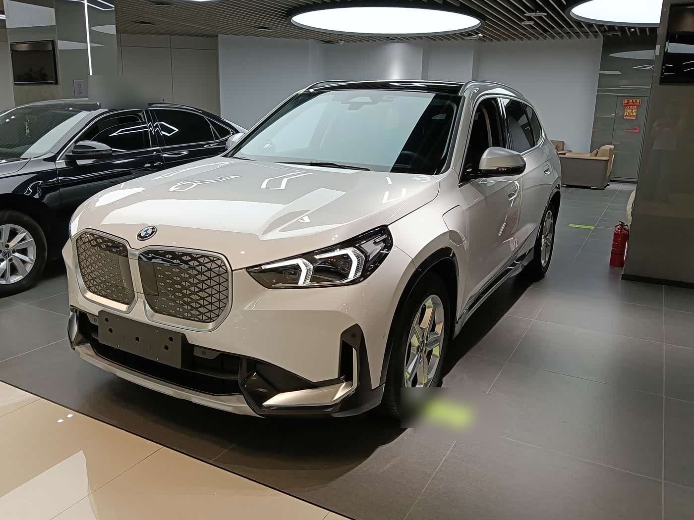 2023 BMW iX1