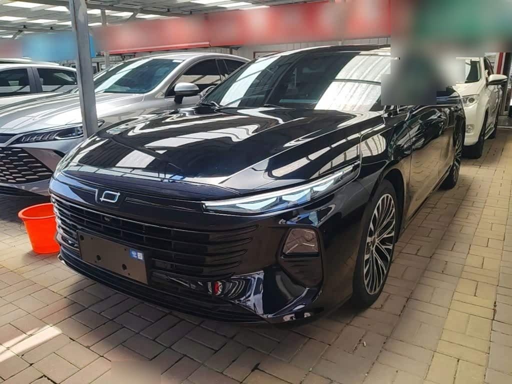 2024 Besturn B70 front exterior