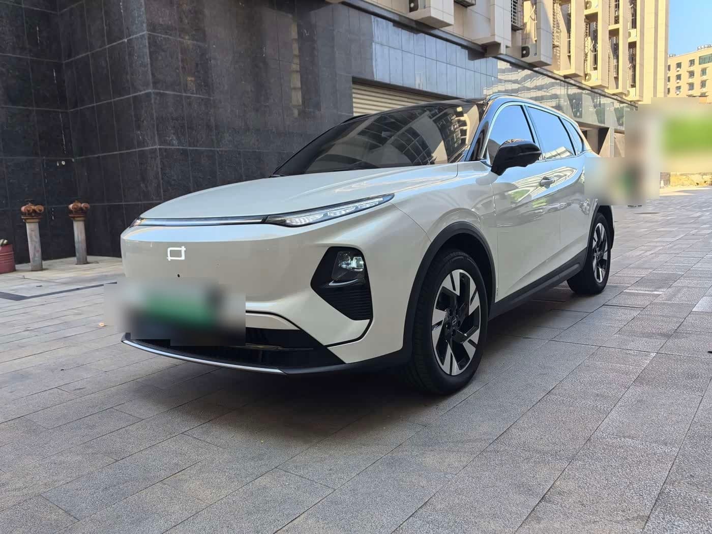 2025 Besturn Yueyi 07 front exterior