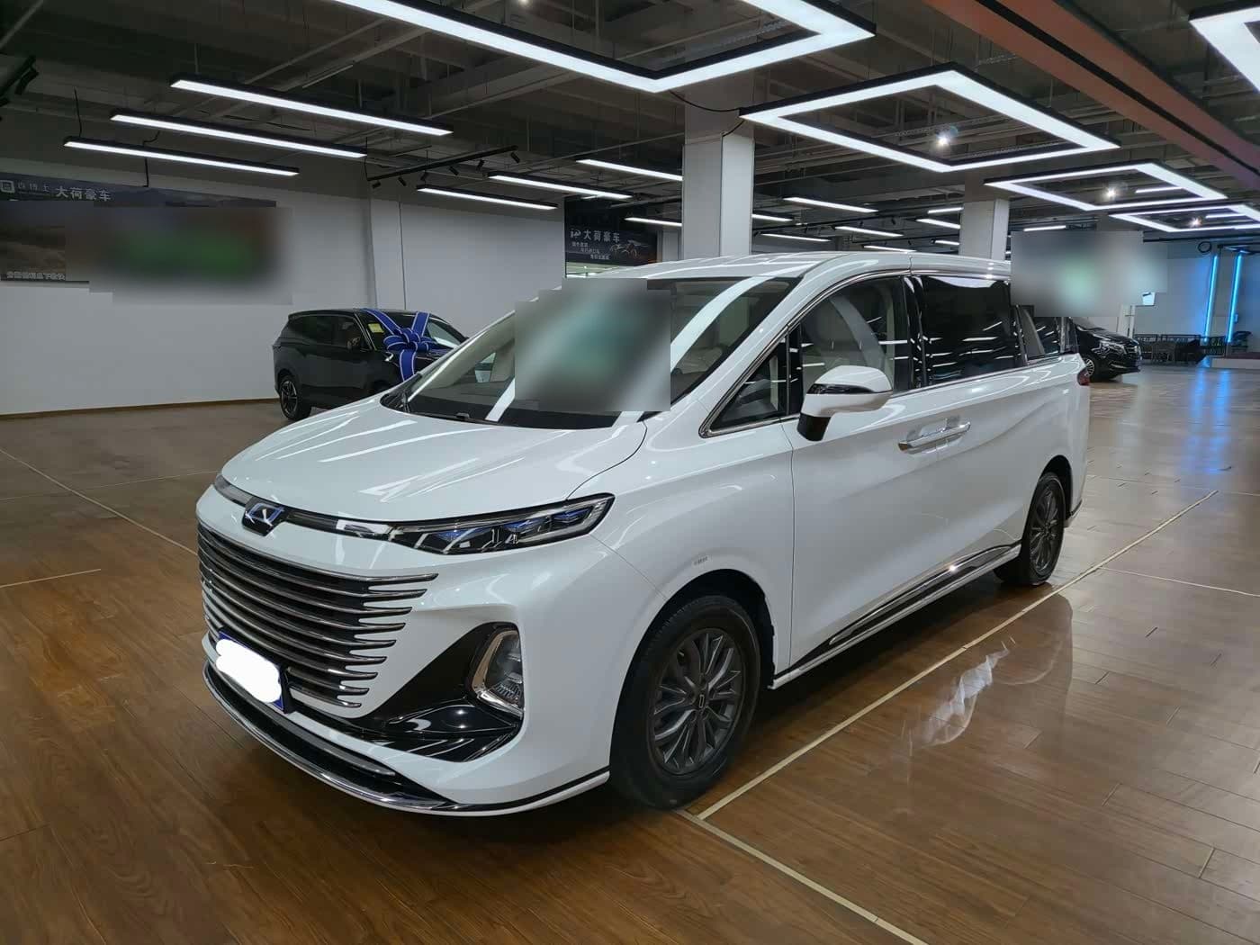 2023 Besturn M9 front exterior