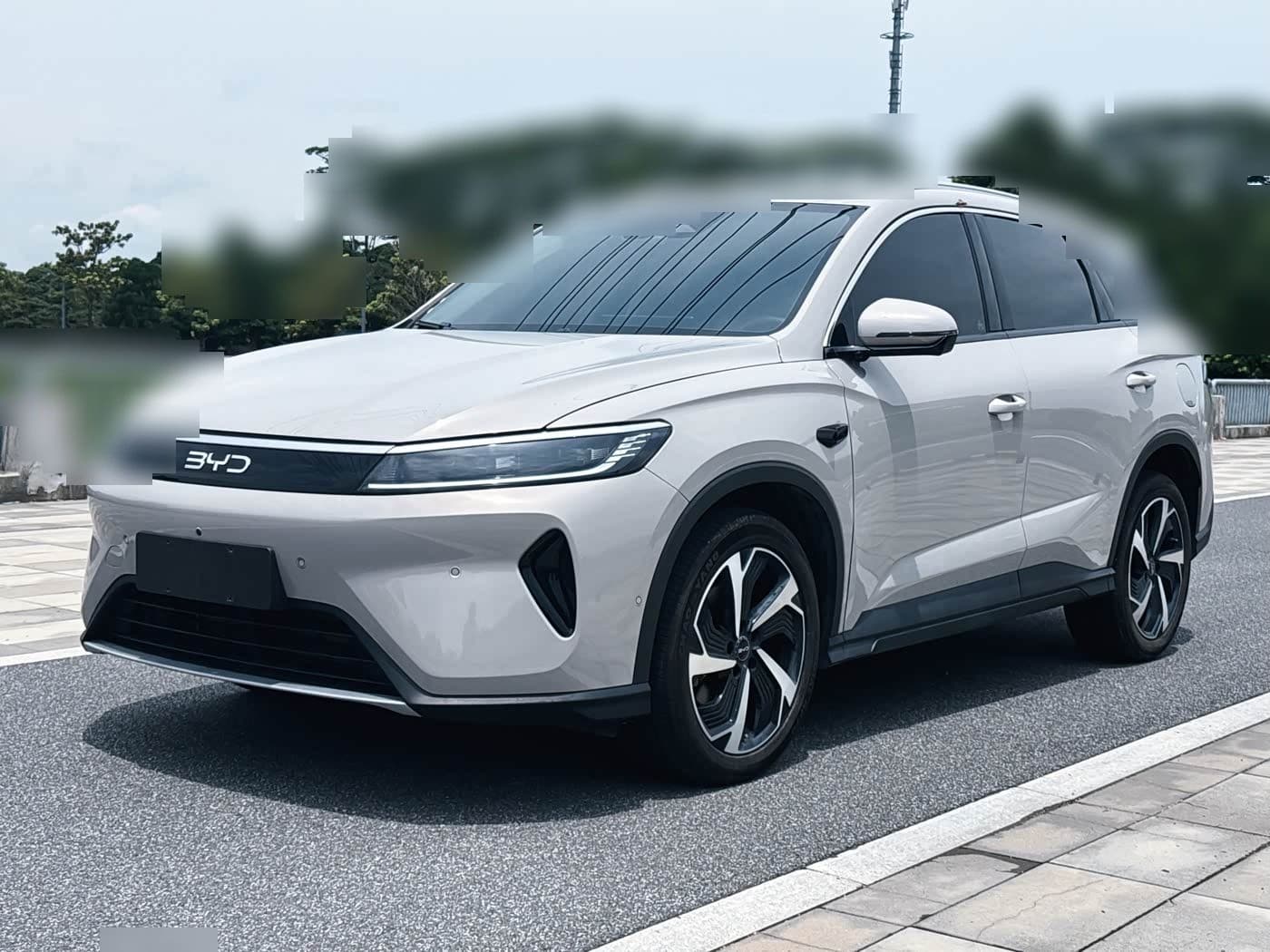 2025 BYD Seal 05 DM-i front exterior