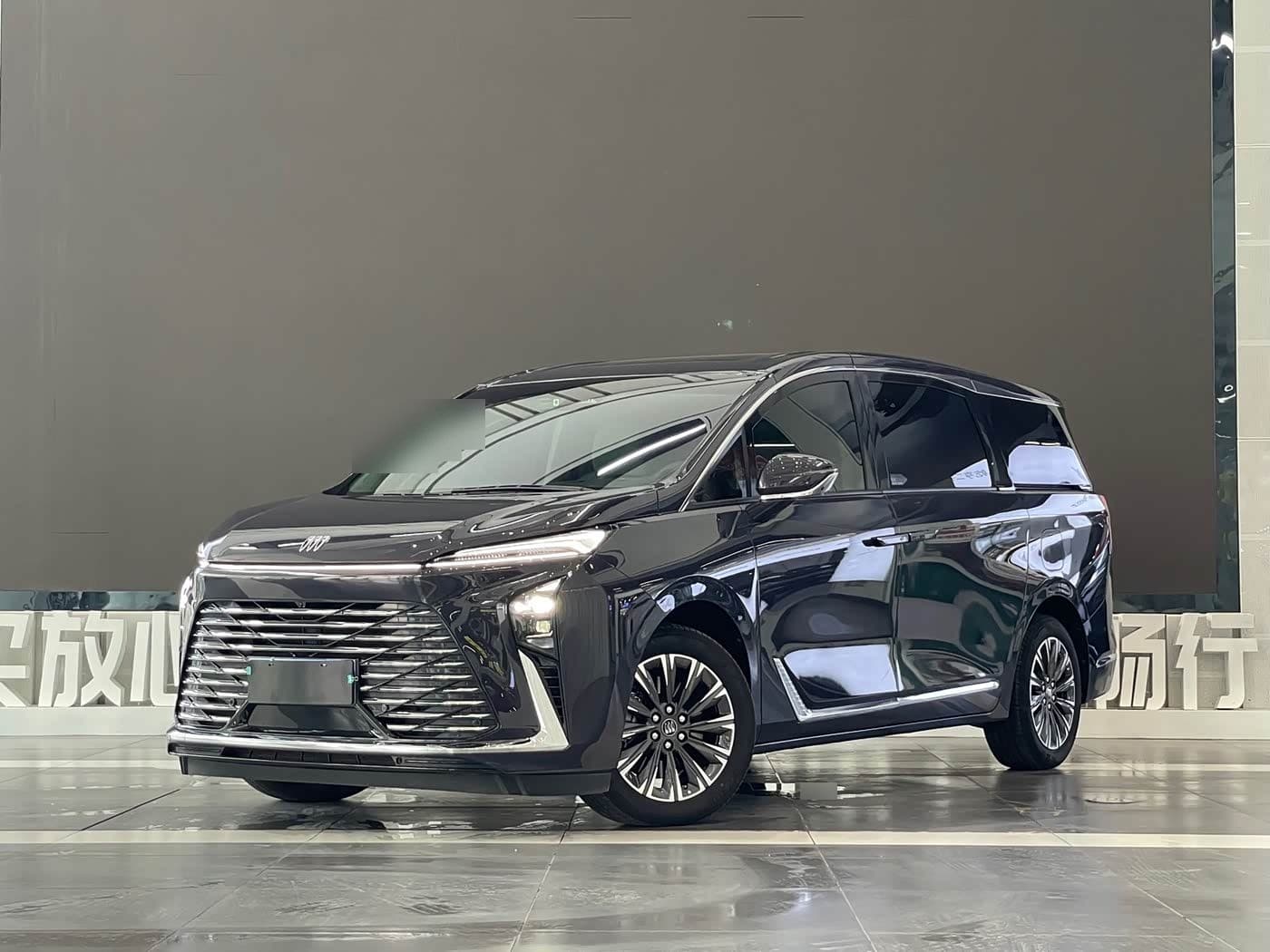2024 Buick GL8 front exterior