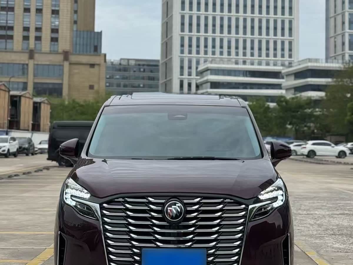2023 Buick GL8 front exterior