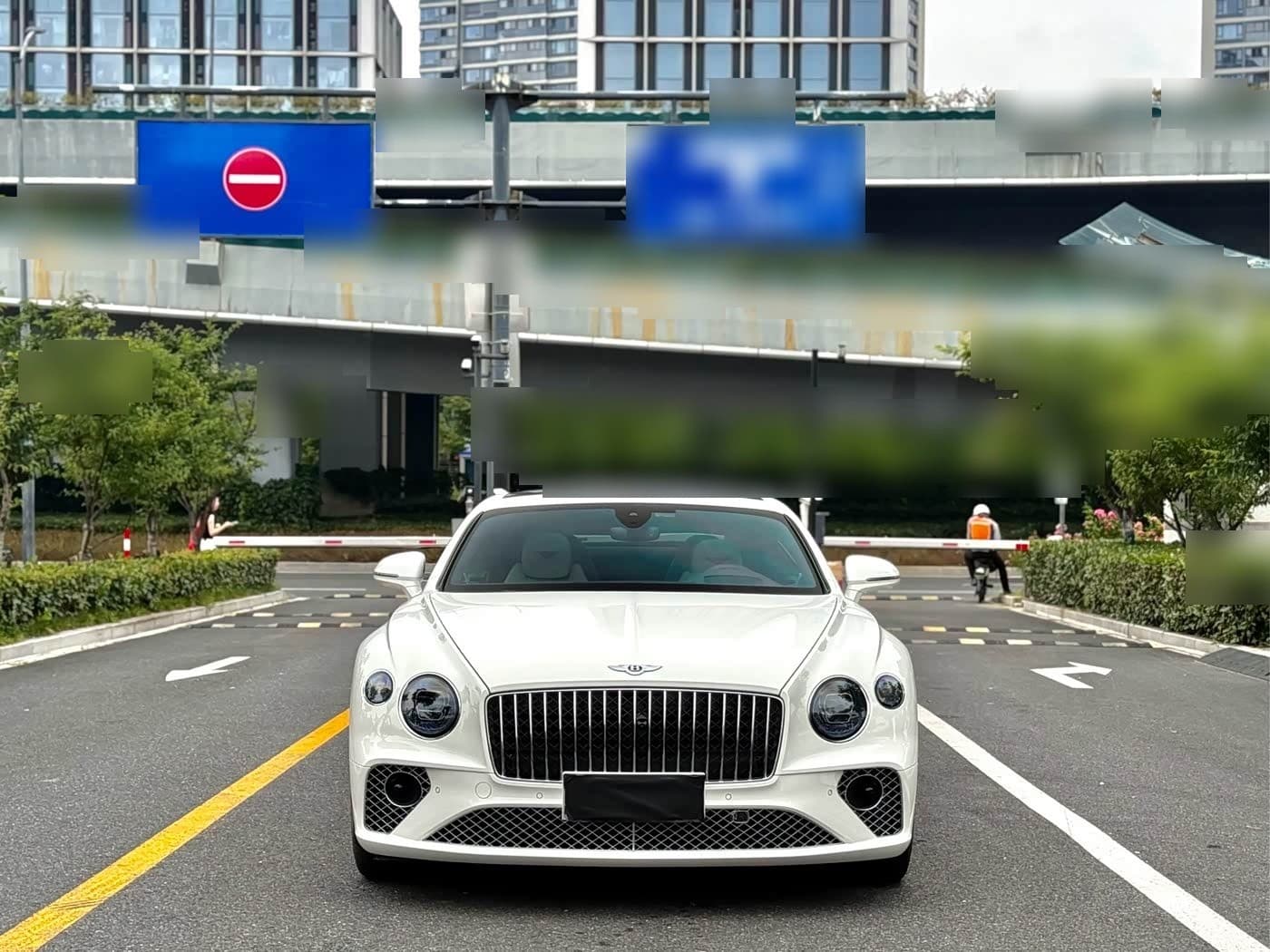 2023 Bentley Continental front exterior