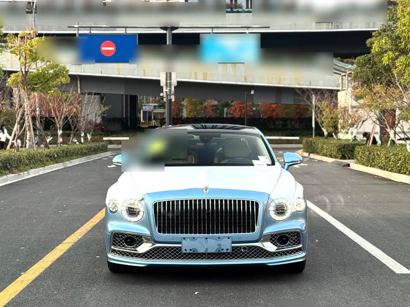 2023 Bentley Flying Spur front exterior