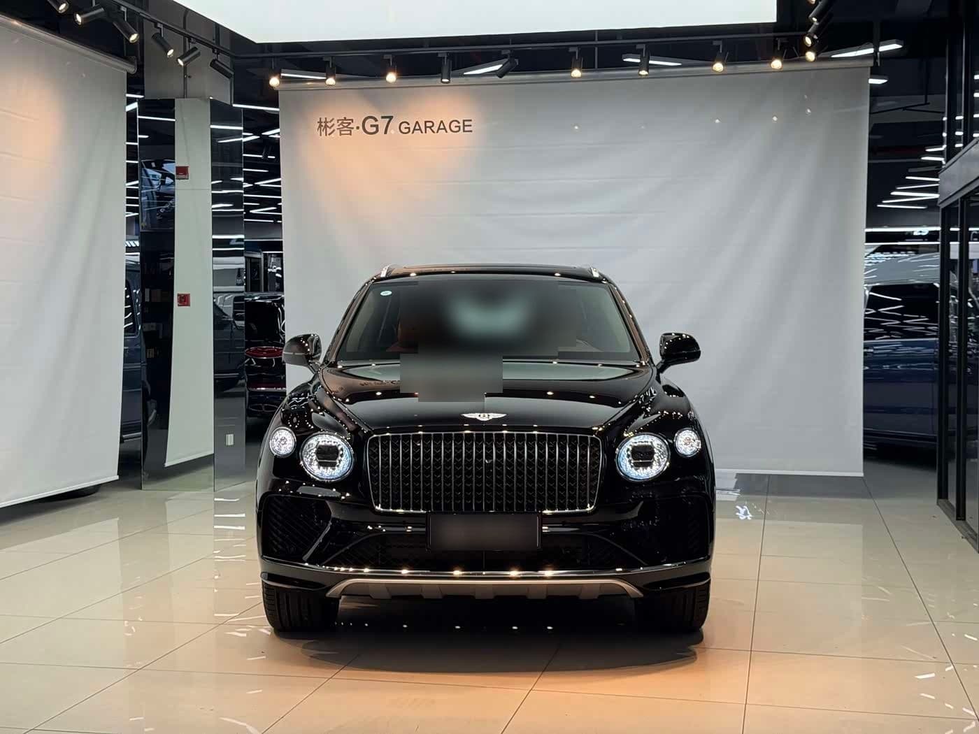 2023 Bentley Bentayga front exterior
