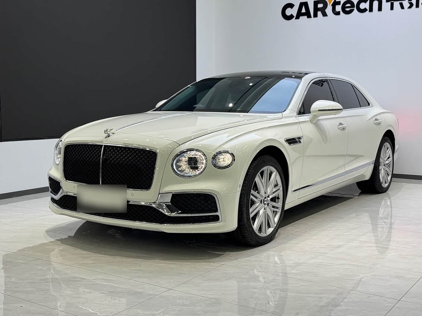 2023 Bentley Flying Spur Plug-in Hybrid front exterior
