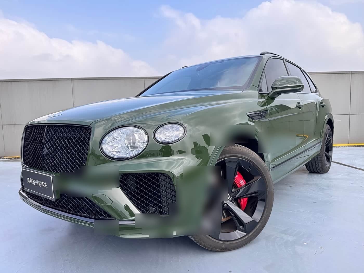 2023 Bentley Bentayga front exterior