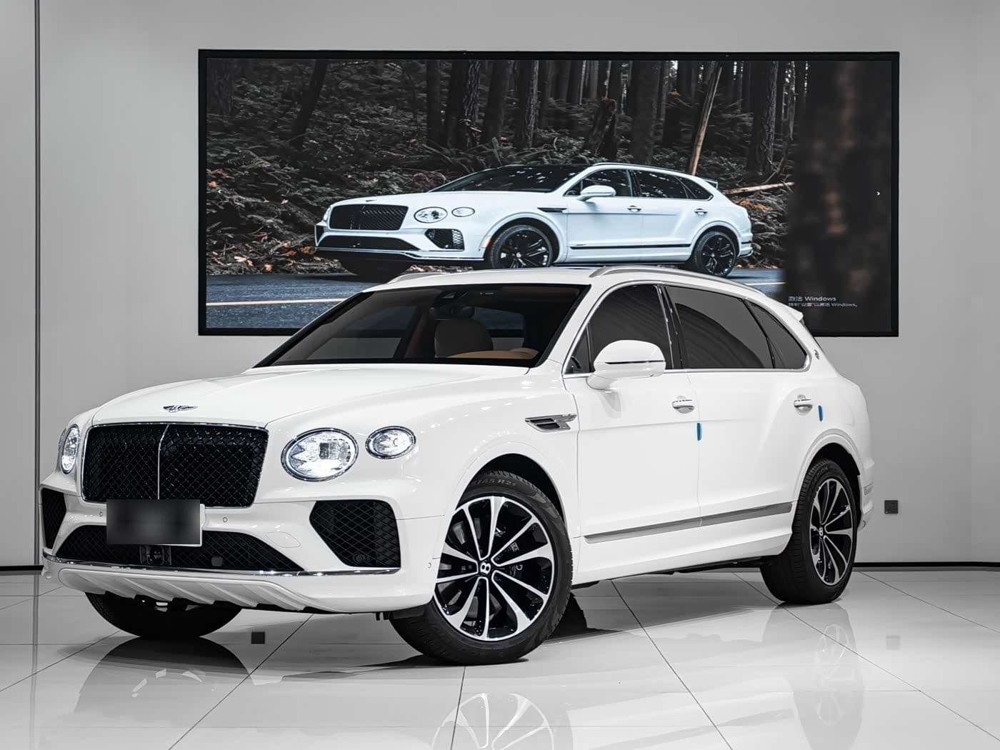 2025 Bentley Bentayga front exterior