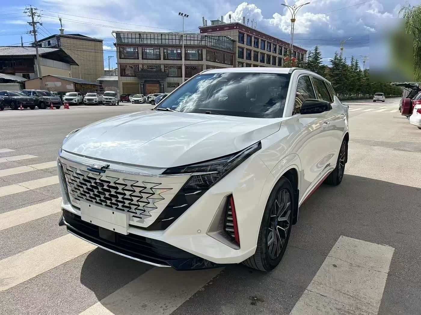2023 Changan Oshan Z6 front exterior