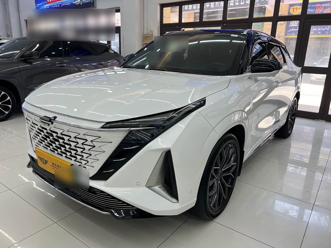 2023 Changan Oshan Z6 EV front exterior