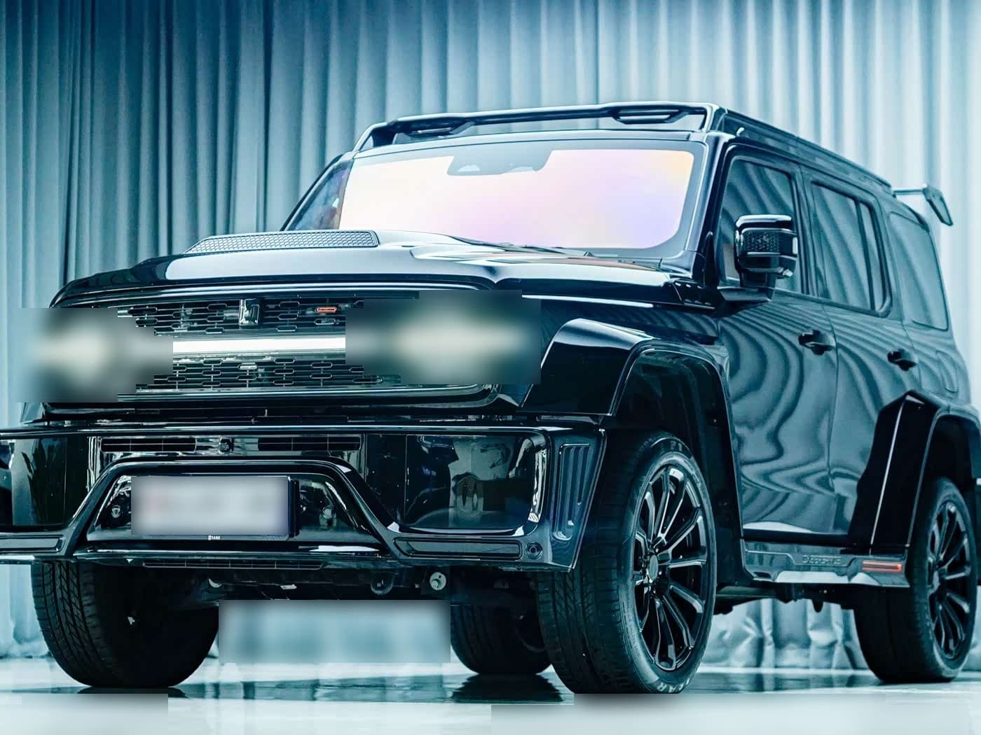 2023 Crossboundary Auto Co-created Tank 300 front exterior