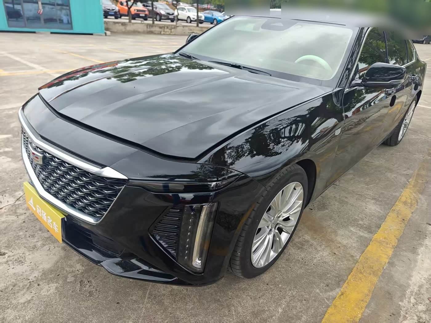2025 Cadillac CT6 front exterior