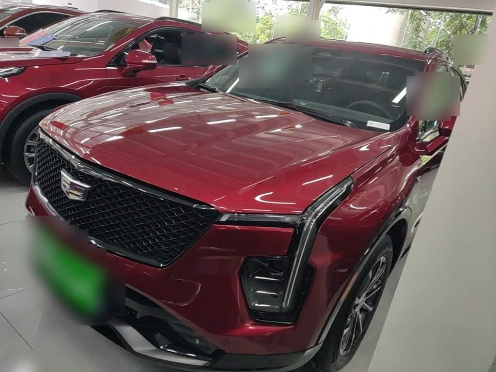 2023 Cadillac XT4 front exterior