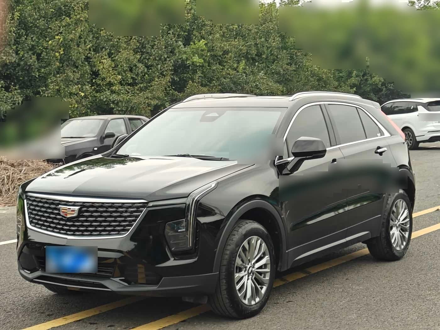 2023 Cadillac XT4 front exterior