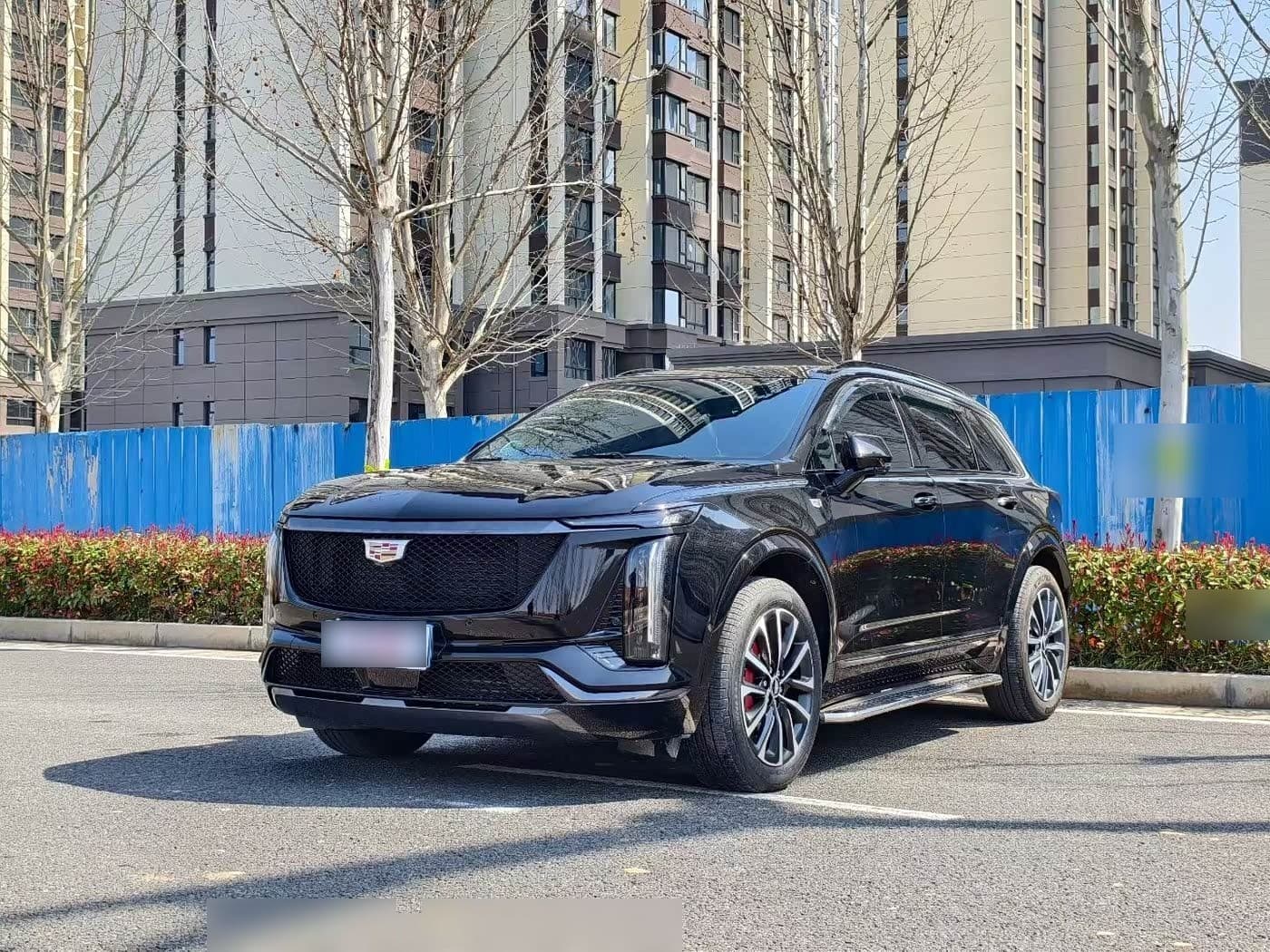 2024 Cadillac XT5 front exterior