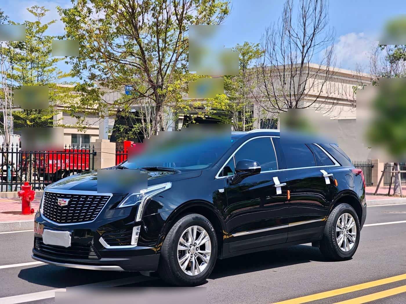 2023 Cadillac XT5 front exterior
