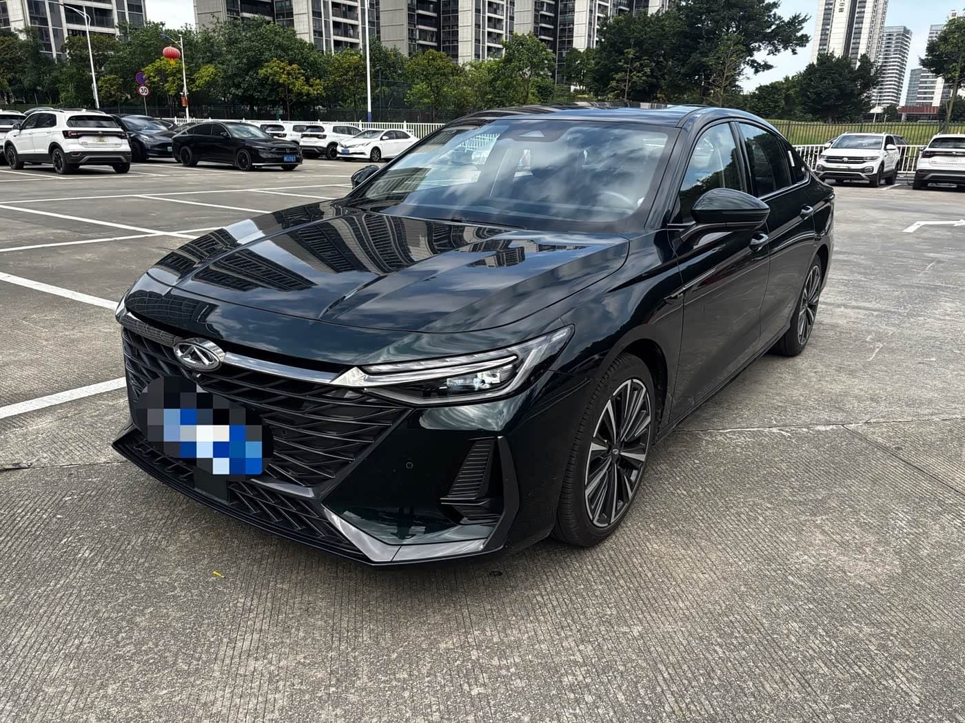 2025 Chery Arrizo 8 front exterior