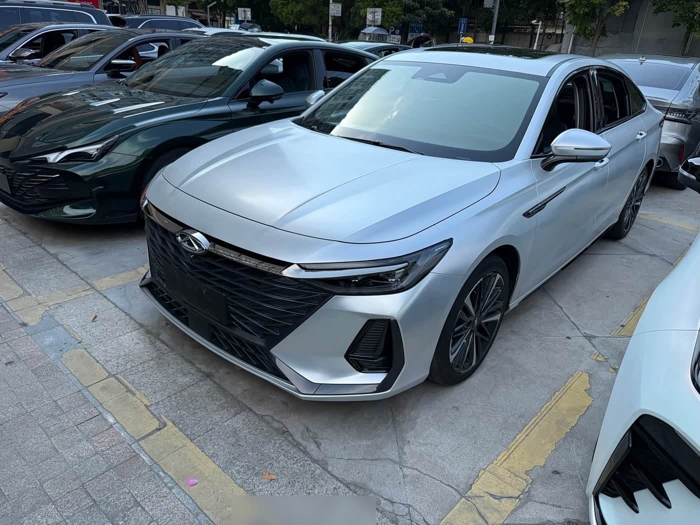 2023 Chery Arrizo 8 front exterior