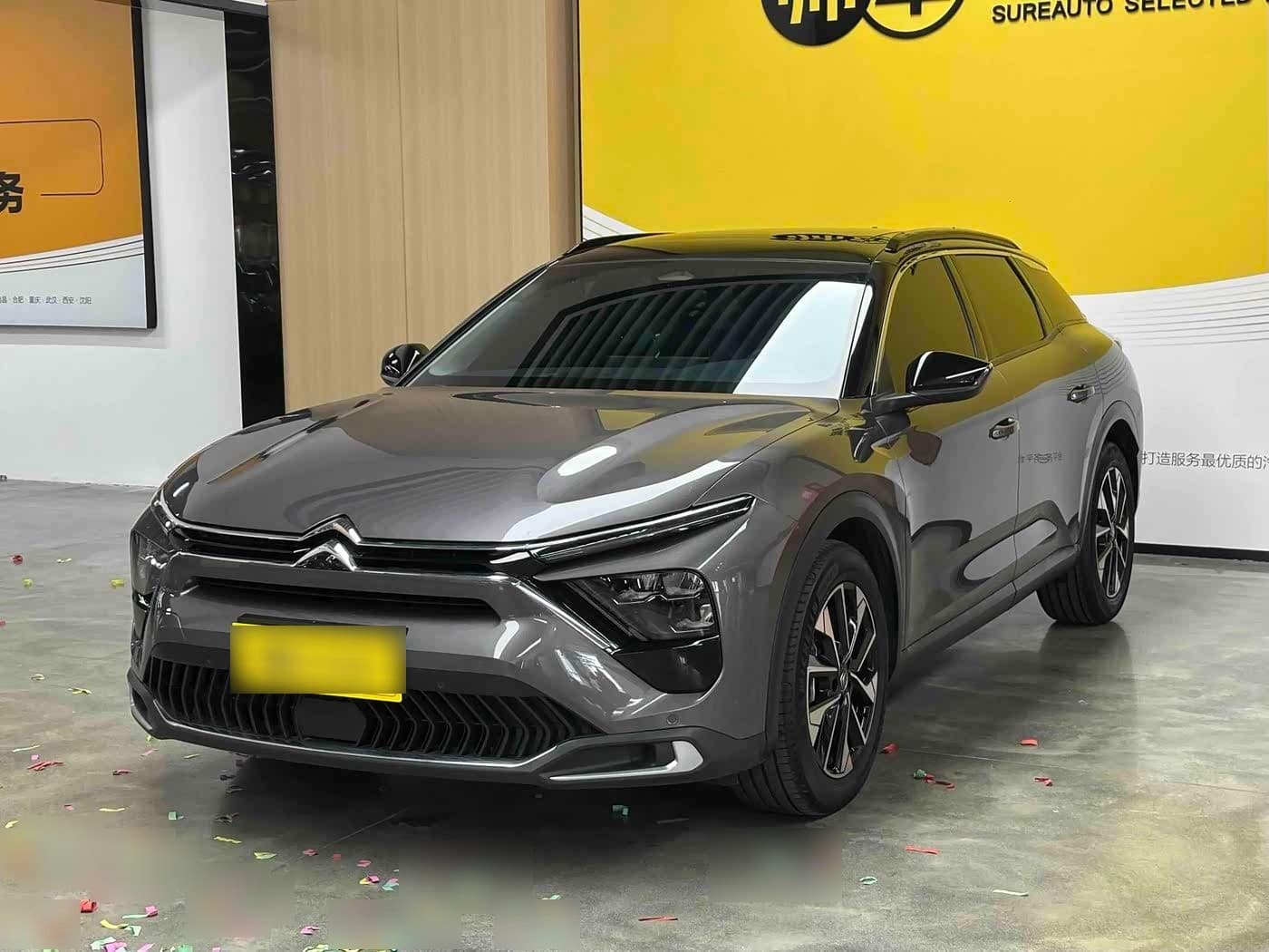 2024 Citroën Versailles C5 X front exterior