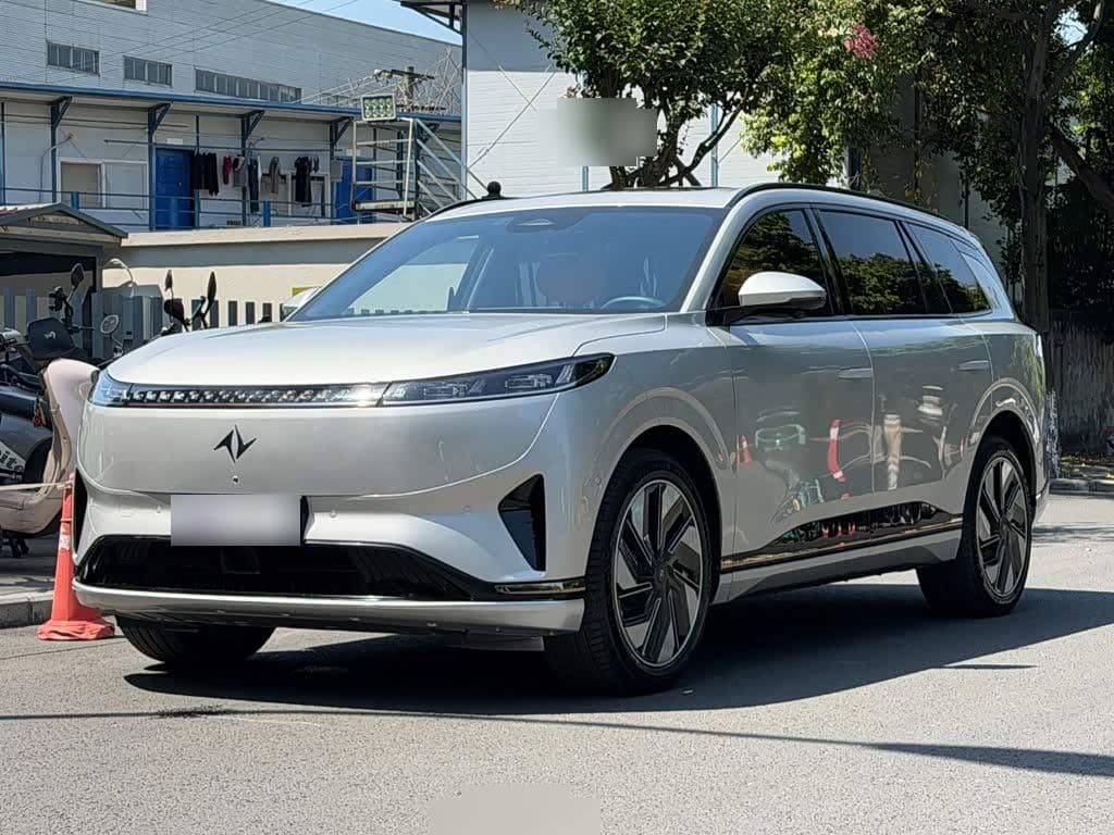 2024 Dongfeng Yipai eπ008 front exterior