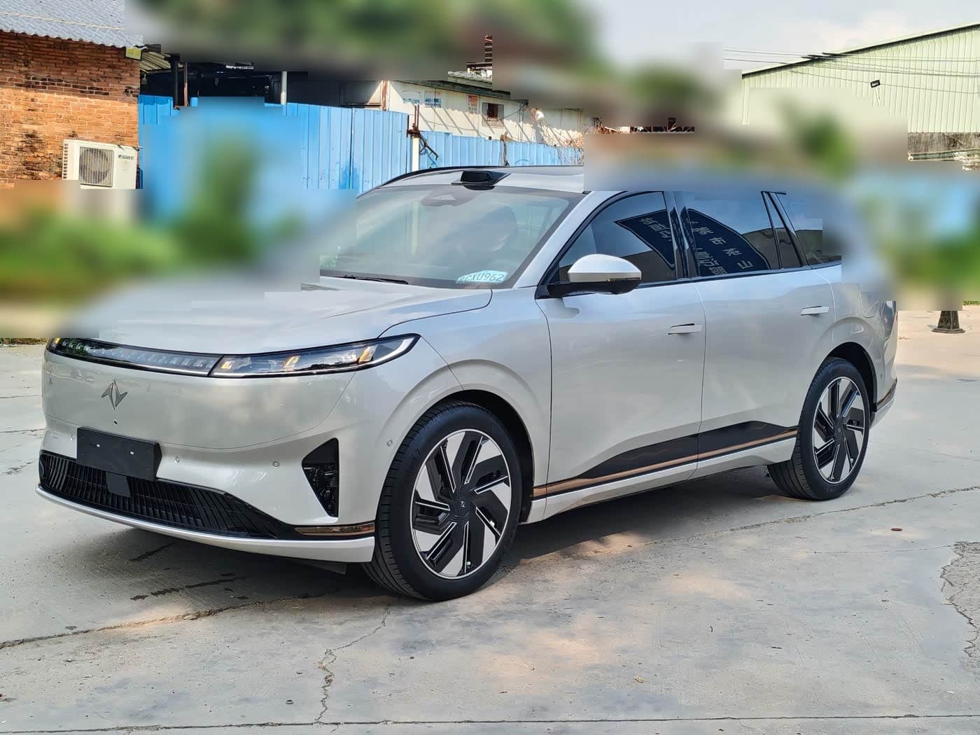2024 Dongfeng Yipai eπ008 front exterior