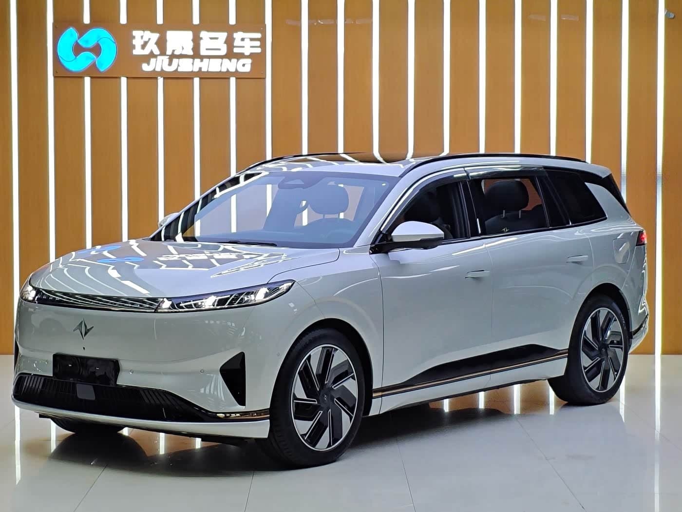 2024 Dongfeng Yipai eπ008 front exterior