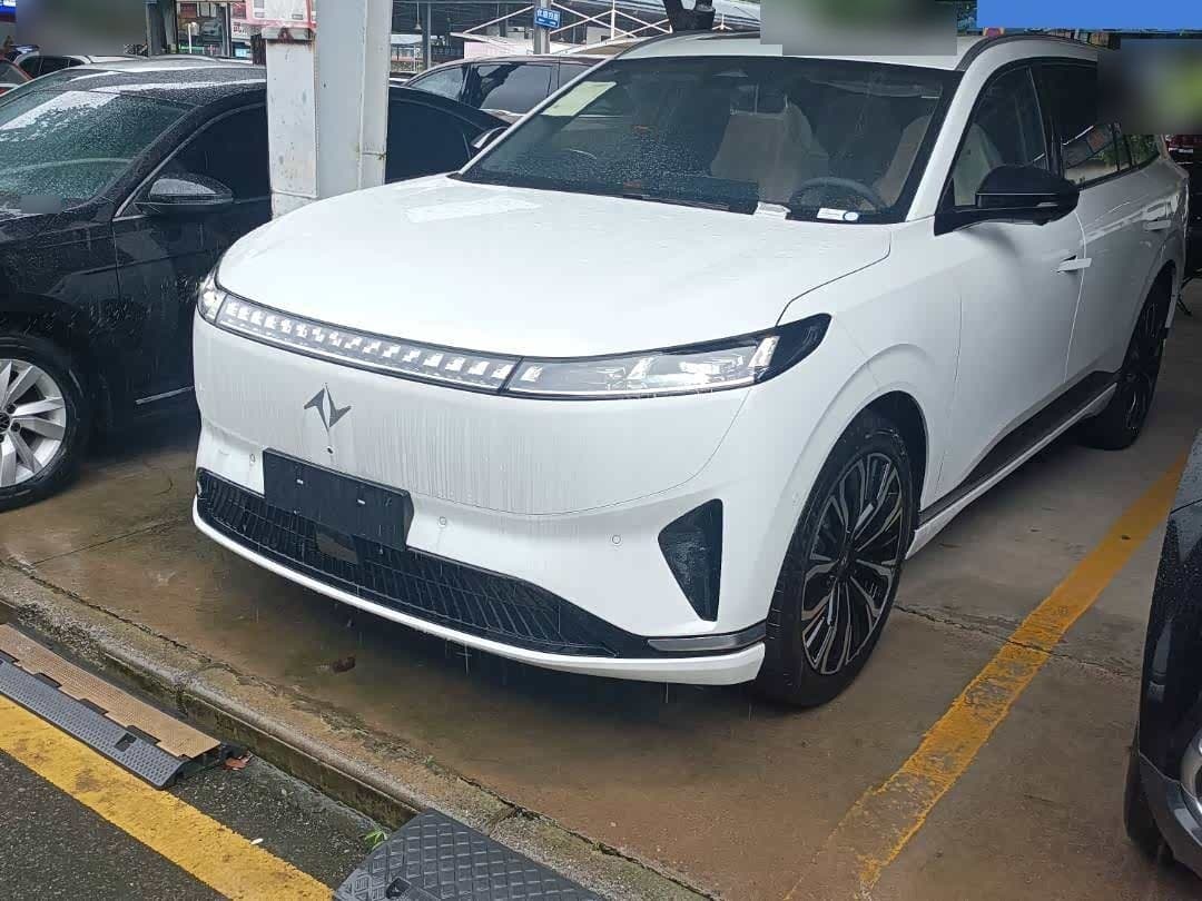 2025 Dongfeng Yipai eπ008 front exterior