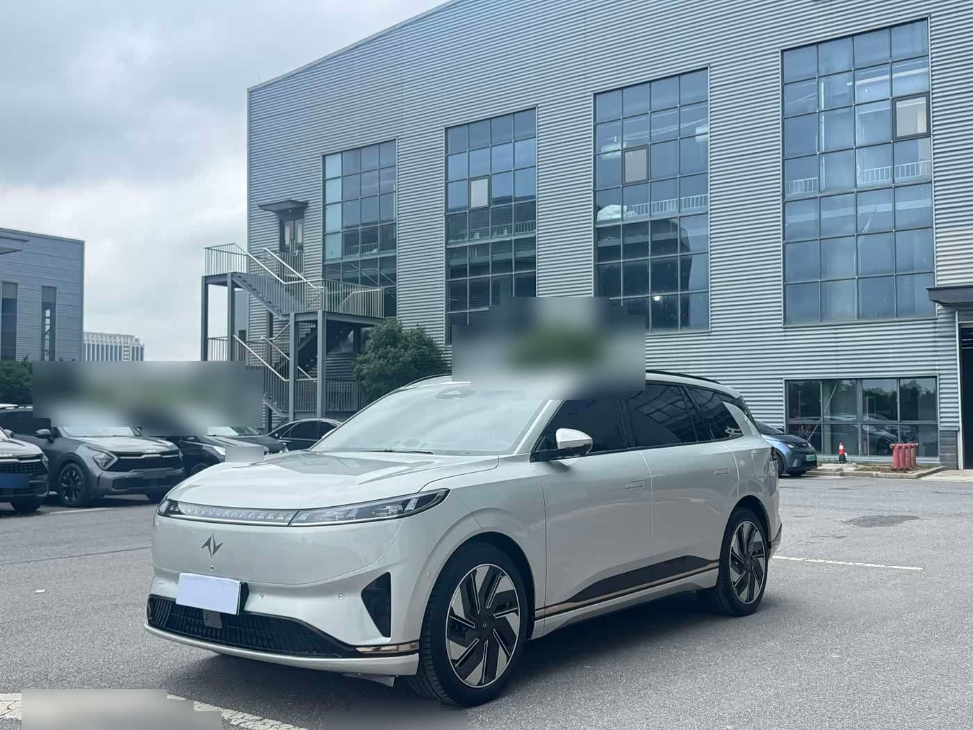 2024 Dongfeng Yipai eπ008 front exterior