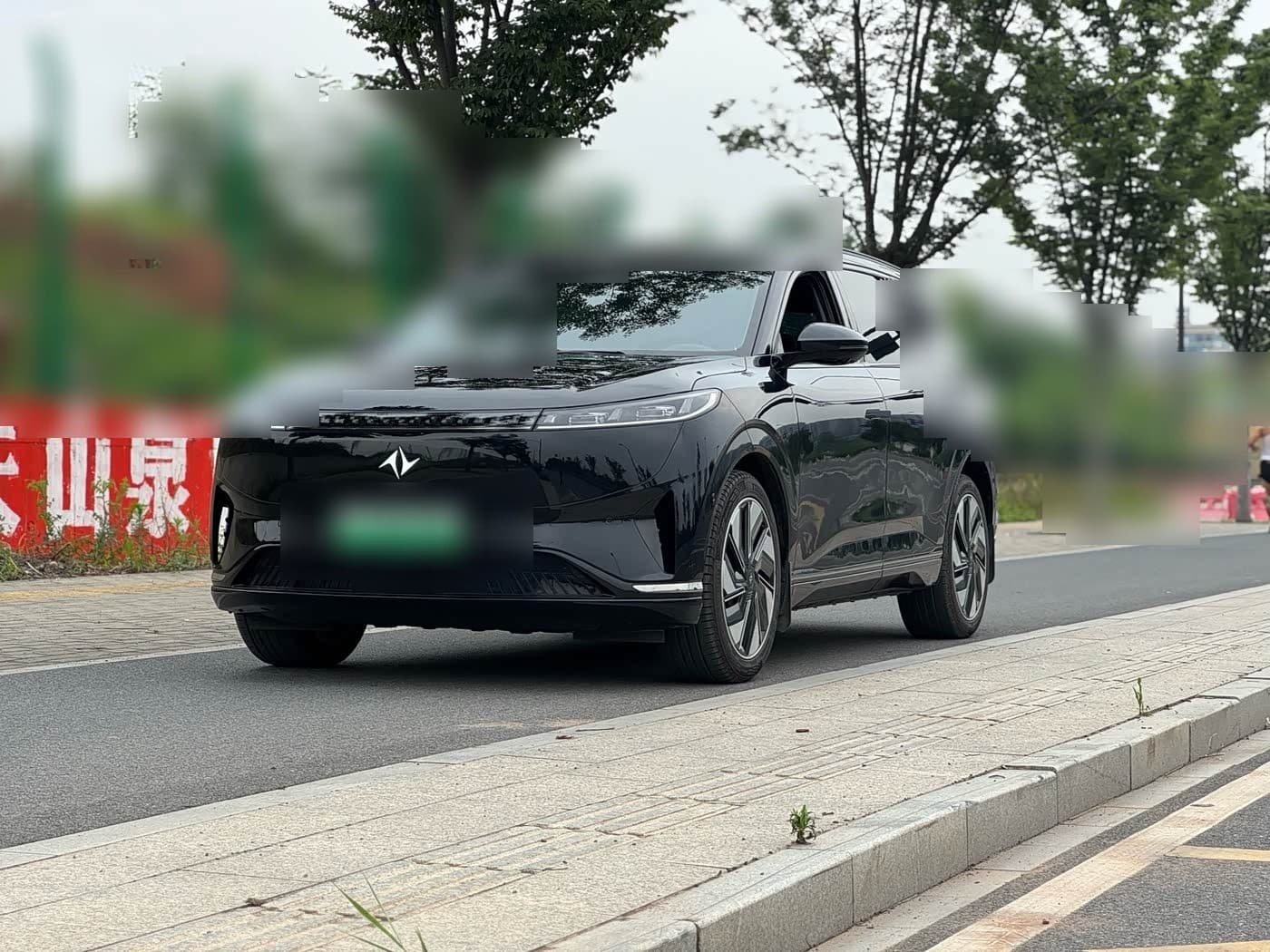 2024 Dongfeng Yipai eπ008 front exterior