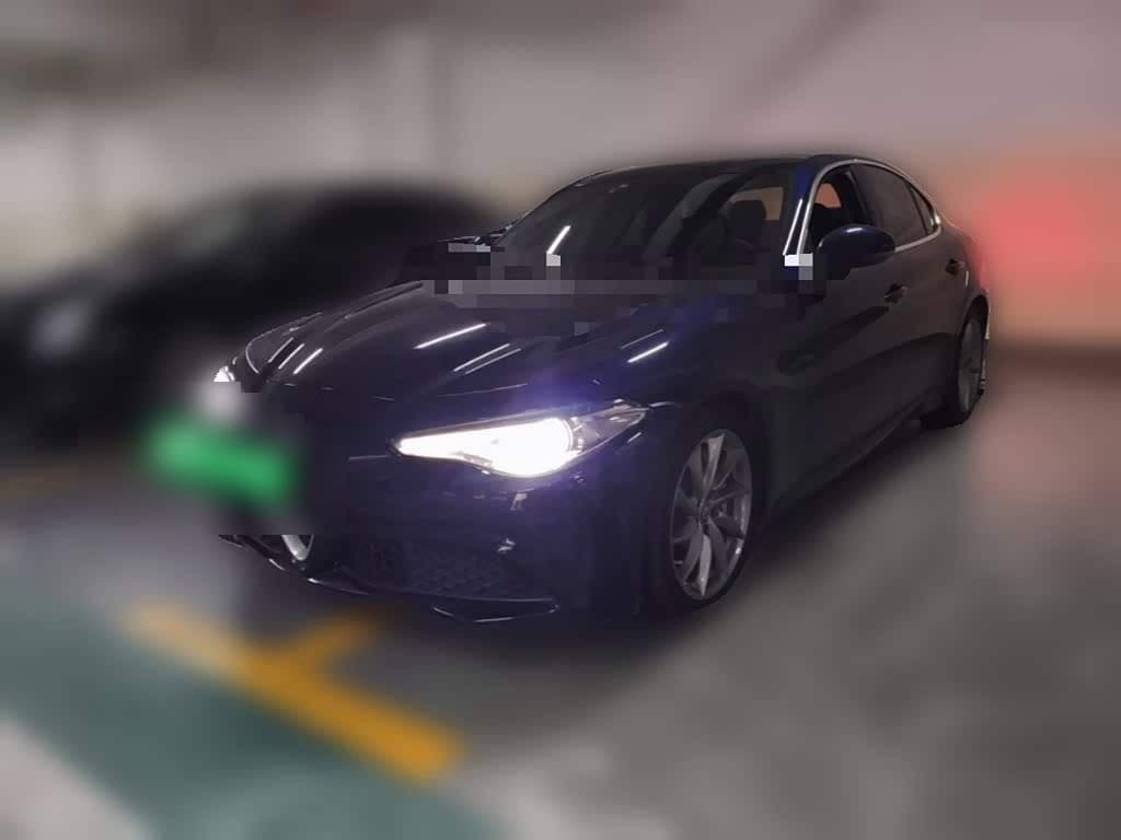 2017 Alfa Romeo Giulia front exterior