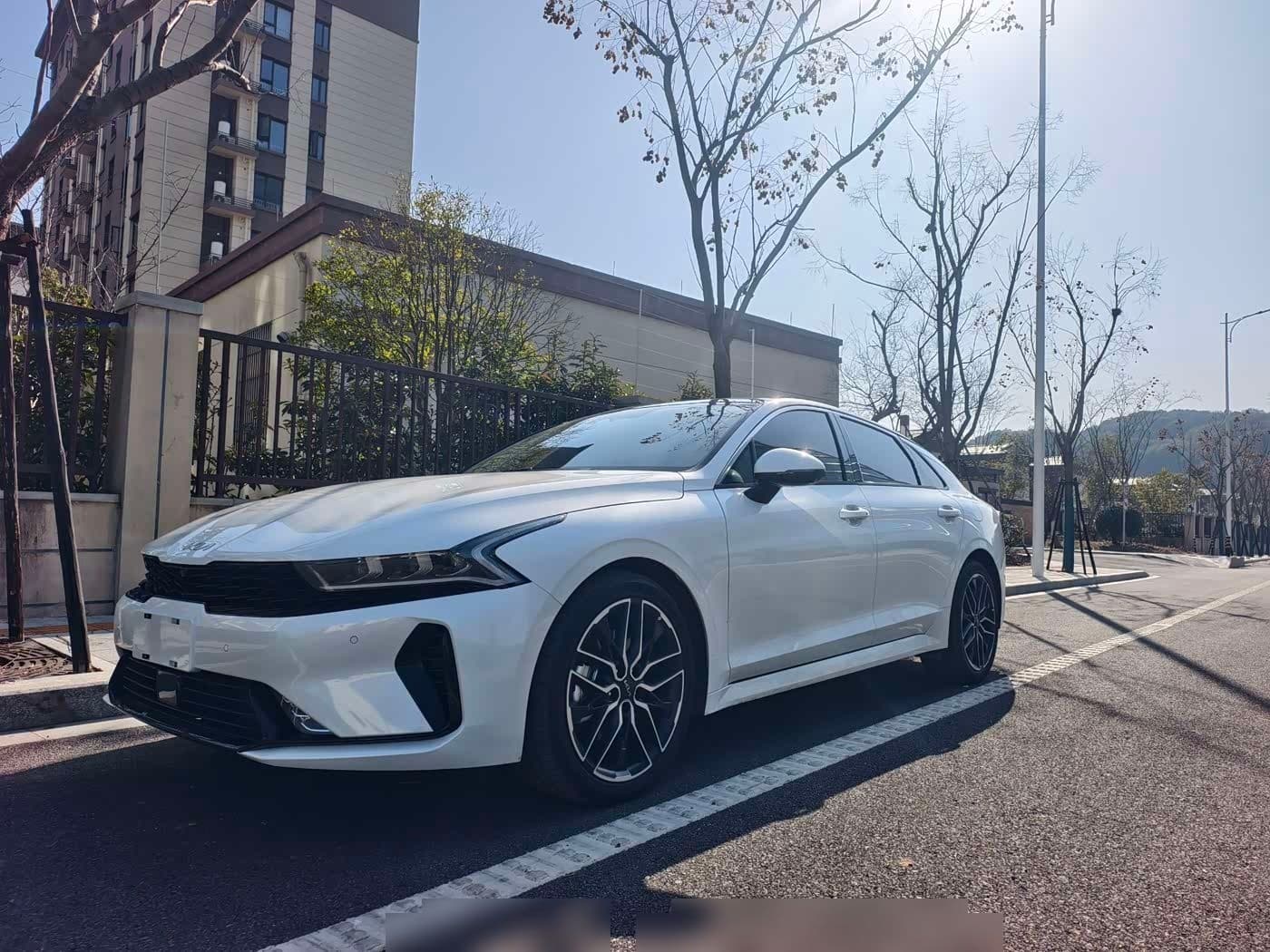 2024 Kia K5 front exterior
