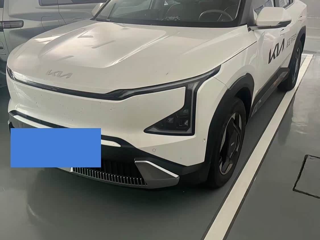 2024 Kia EV5 front exterior