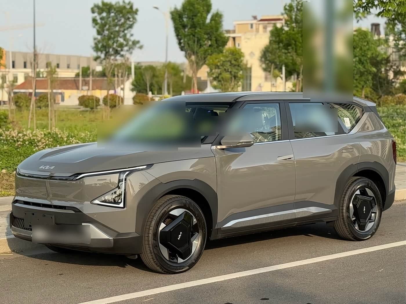 2024 Kia EV5 front exterior