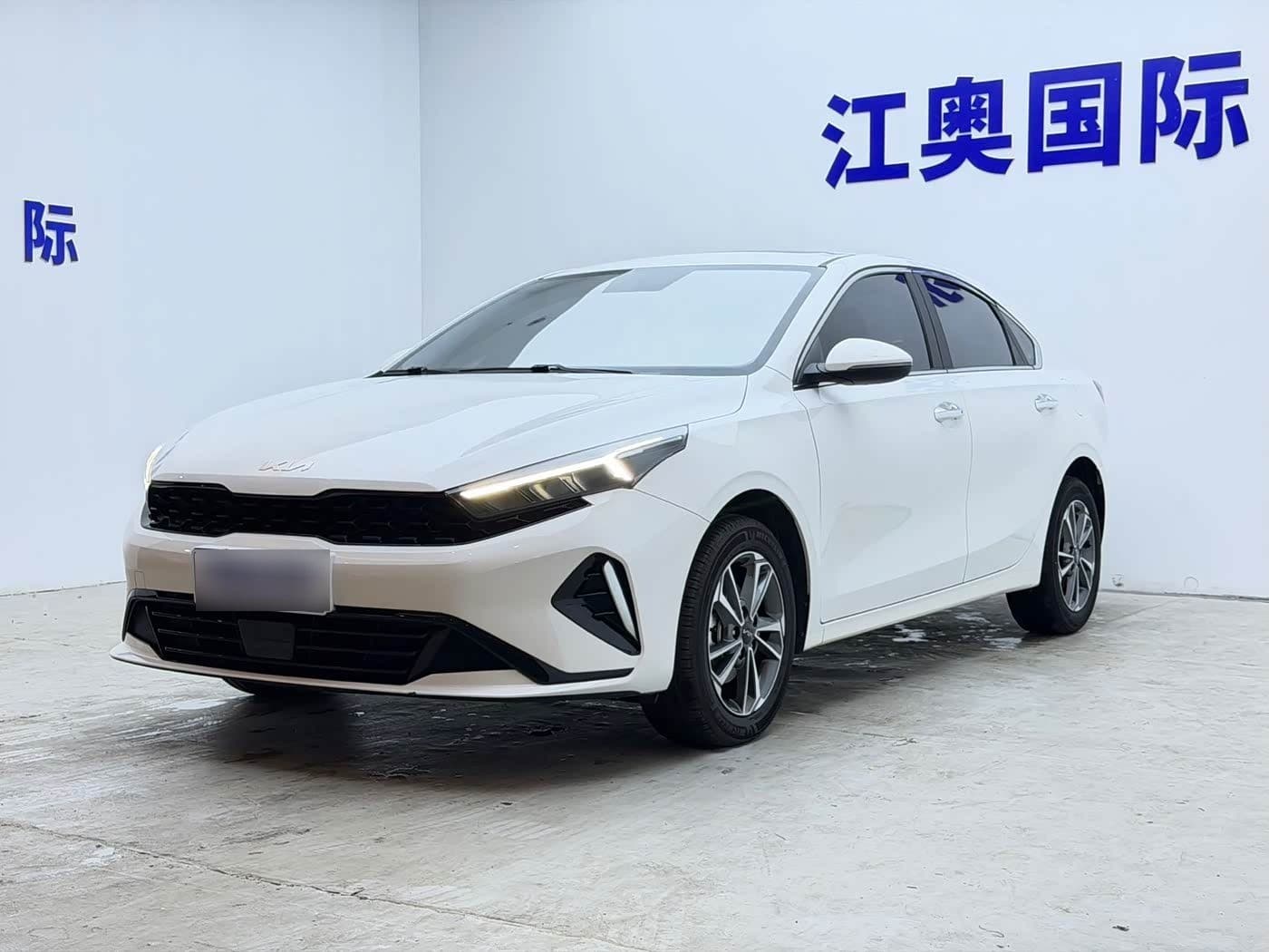 2023 Kia K3 front exterior