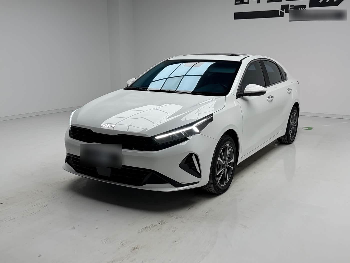 2023 Kia K3 front exterior