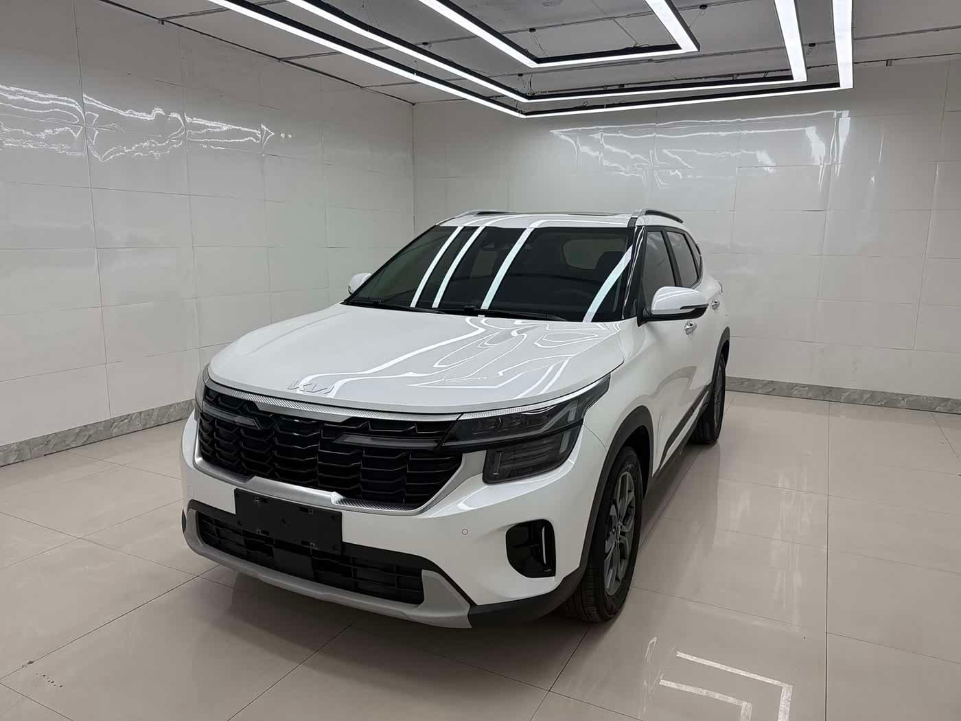 2023 Kia Seltos front exterior