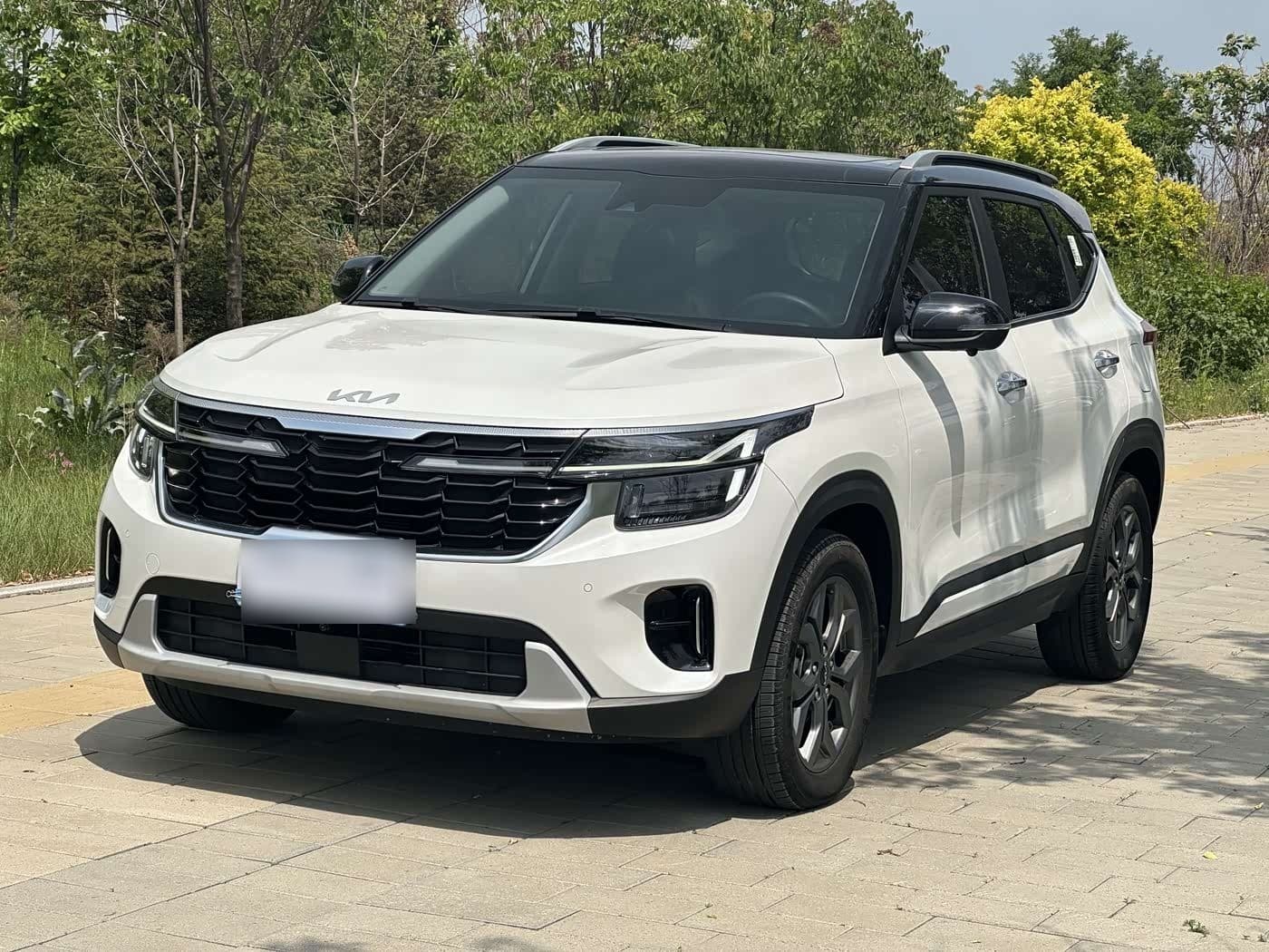 2023 Kia Seltos front exterior