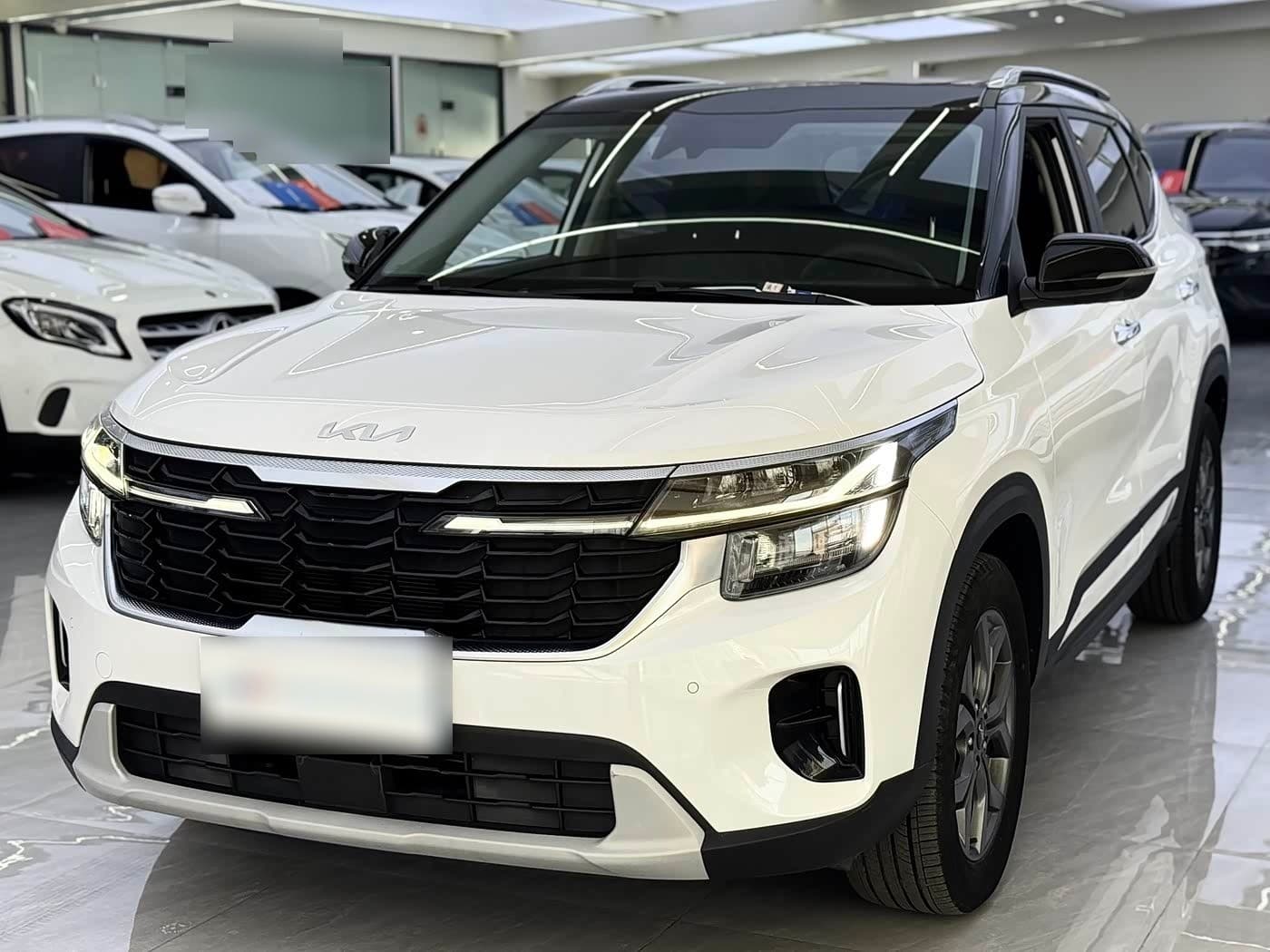 2023 Kia Seltos front exterior