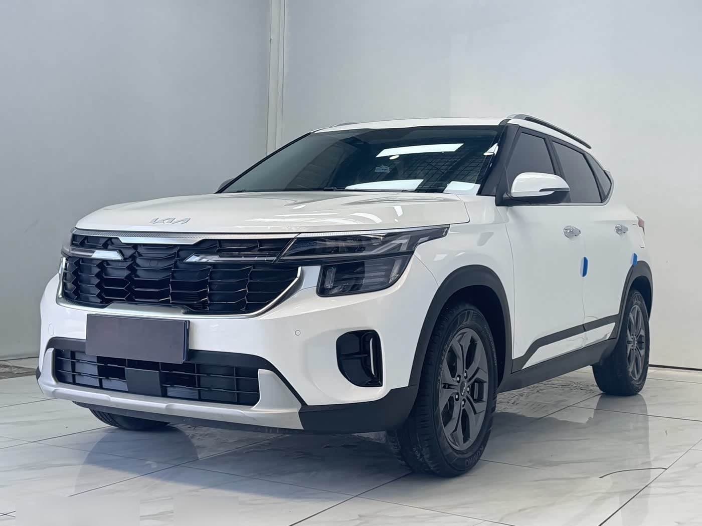 2023 Kia Seltos front exterior