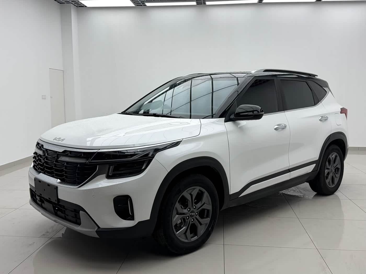 2023 Kia Seltos front exterior