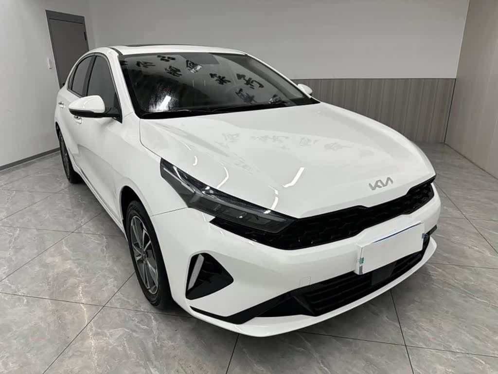 2023 Kia K3 front exterior