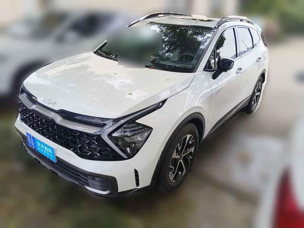 2025 Kia Sportage front exterior