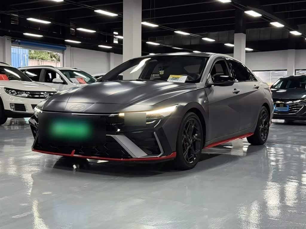 2023 Hyundai Elantra front exterior