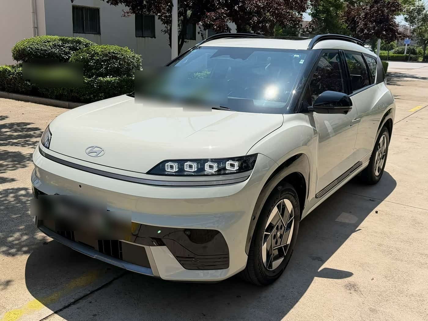 2025 Hyundai ELEXIO front exterior